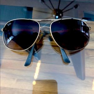 Ray-Ban Women’s Aviator Sunglasses